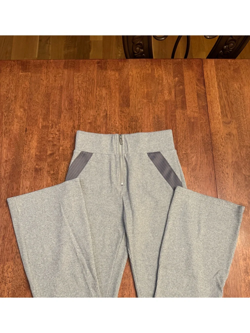 Akira high-waisted ribbed knit flare yoga pants in grey, size large